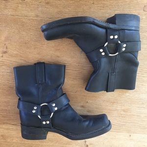 Frye Wyatt Round Buckle Black Mid Calf Boot Size 9